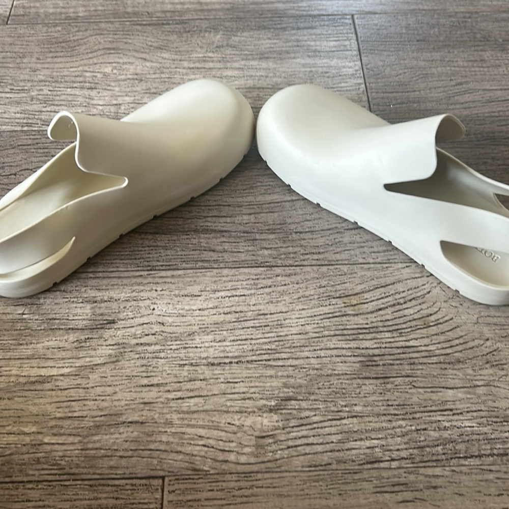 Bottega Veneta Clogs - Picture 12 of 17